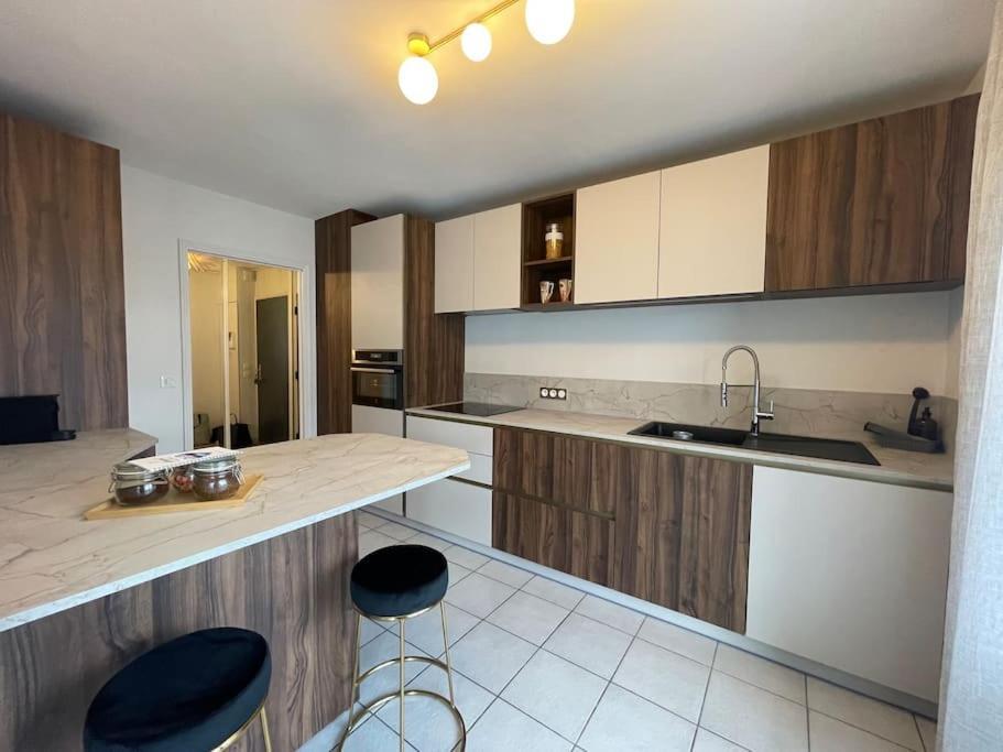 Ferienwohnung Le Mont-Veyrier, Parking Et Vue Annecy Exterior foto