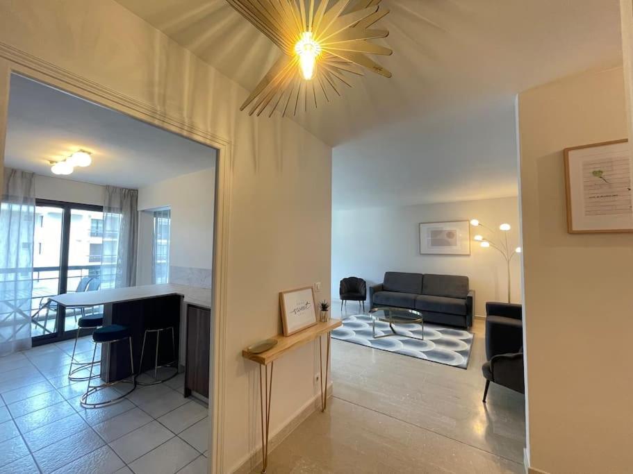 Ferienwohnung Le Mont-Veyrier, Parking Et Vue Annecy Exterior foto