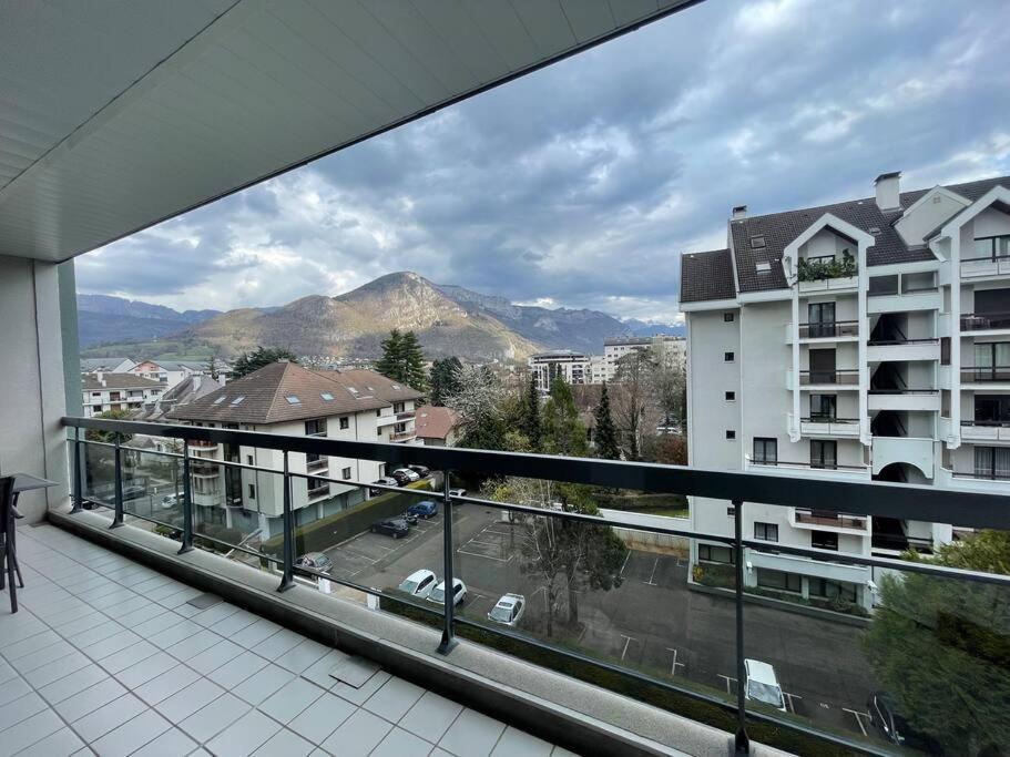 Ferienwohnung Le Mont-Veyrier, Parking Et Vue Annecy Exterior foto