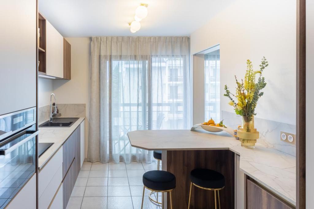 Ferienwohnung Le Mont-Veyrier, Parking Et Vue Annecy Exterior foto